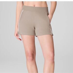 NWOT - SPANX Air Essentials Pique Shorts in Ashwood - XS